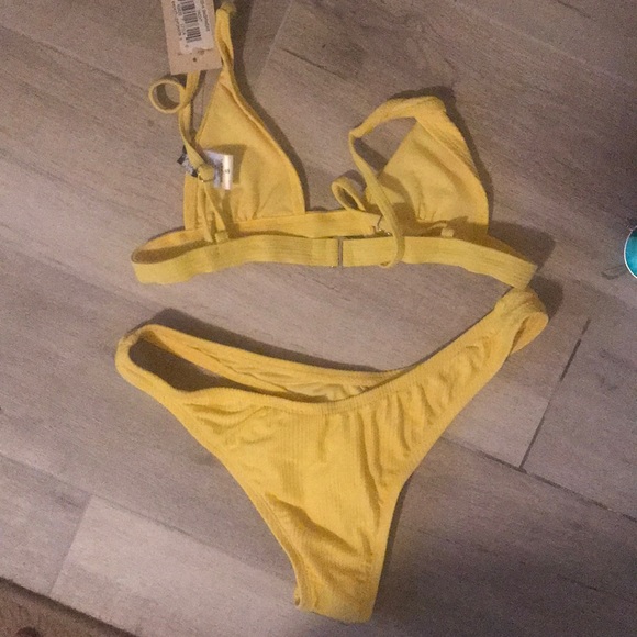 Lemon yellow ris-k kini - Picture 7 of 7